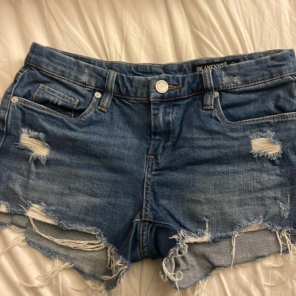BLANK NYC The Astor Cut-Off Short. Size 26.